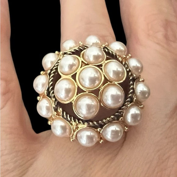 Pearls Cluster ring size 9, in gold tone - Picture 1 of 11